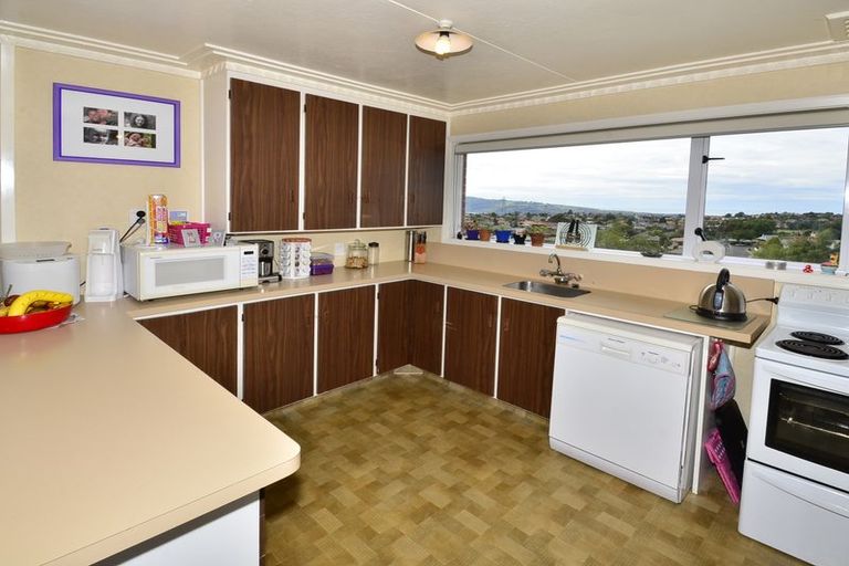 Photo of property in 9 Larkins Street, Helensburgh, Dunedin, 9010