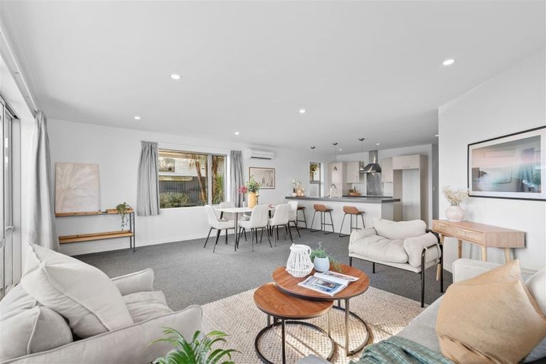 Photo of property in 98 Gilberthorpes Road, Hei Hei, Christchurch, 8042