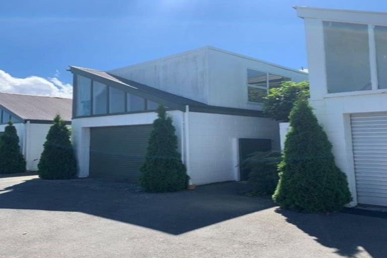 Photo of property in 2/99 Aikmans Road, Merivale, Christchurch, 8014