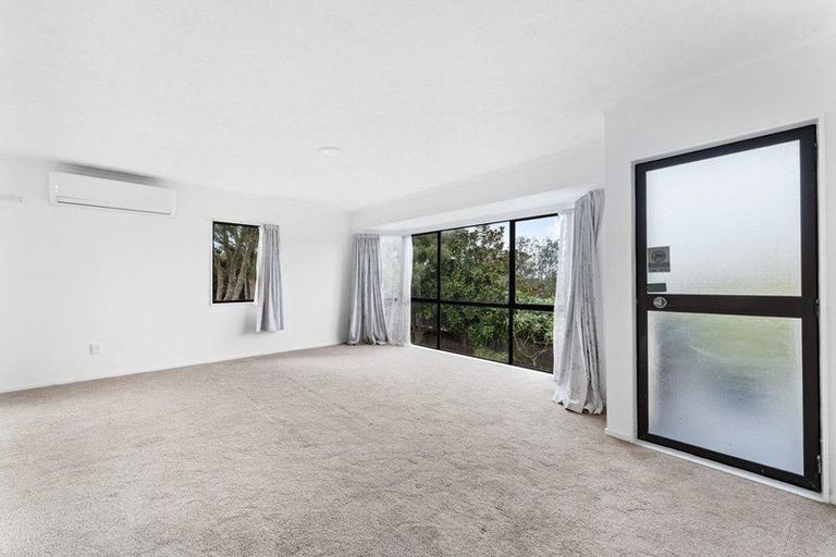 Photo of property in 30 Alidade Place, Massey, Auckland, 0614