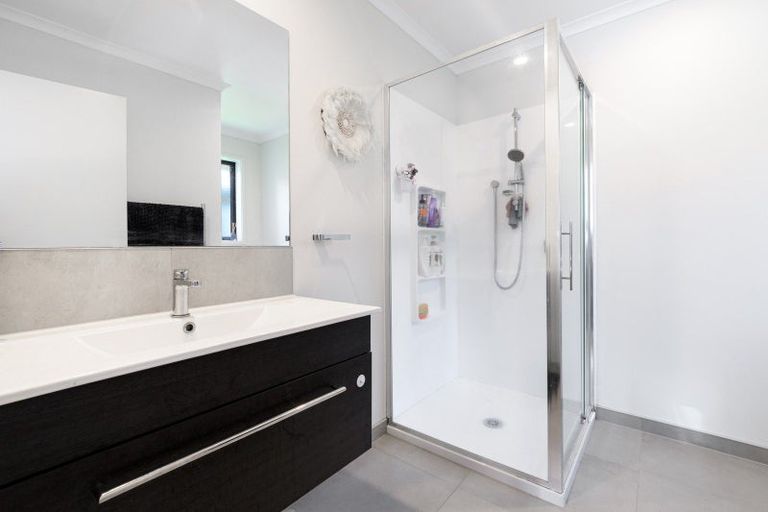 Photo of property in 1 Fearnley Grove, Pyes Pa, Tauranga, 3112