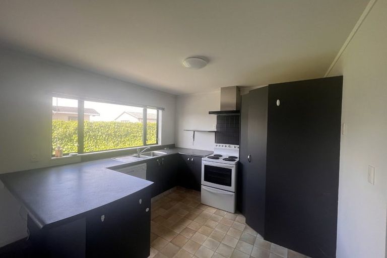 Photo of property in 17 Jasmine Grove, Maungaraki, Lower Hutt, 5010