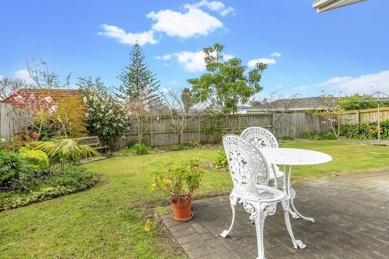 Photo of property in 2/8 Udys Road, Pakuranga, Auckland, 2010
