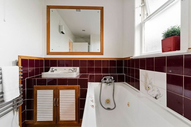 Photo of property in 1/67 Manuka Road, Bayview, Auckland, 0629