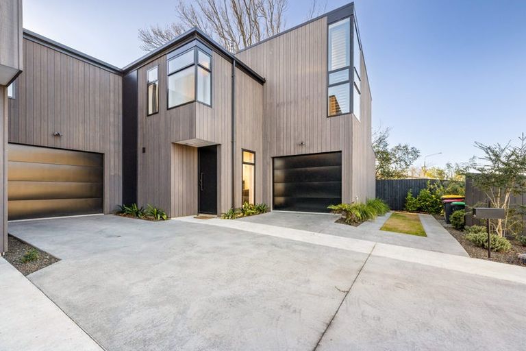 Photo of property in 93 Innes Road, St Albans, Christchurch, 8052