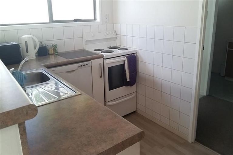 Photo of property in 2/14 Settlement Road, Papakura, 2110