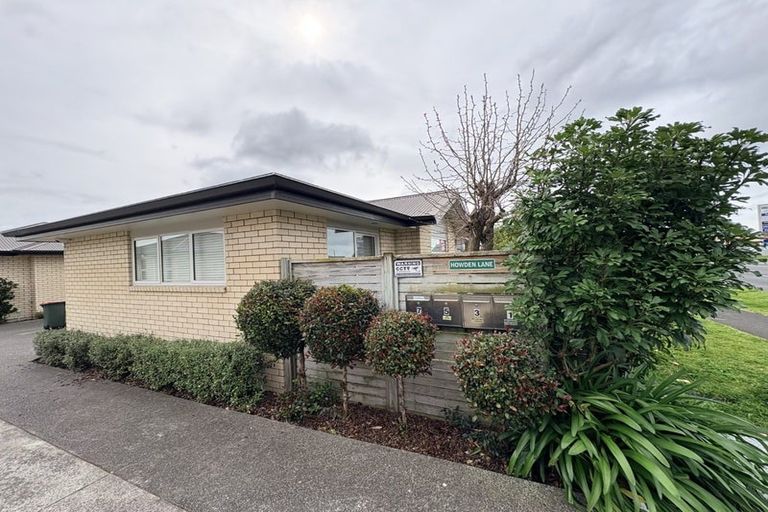 Photo of property in 1 Howden Lane, Golflands, Auckland, 2013