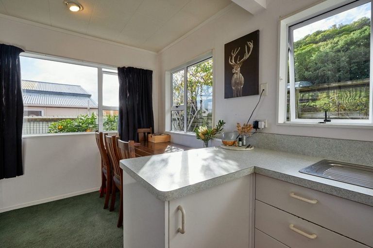 Photo of property in 34a Kotare Place, South Bay, Kaikoura, 7300