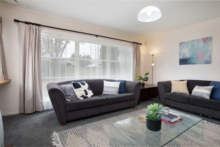 Photo of property in 5 Franklyn Road, Tawa, Wellington, 5028