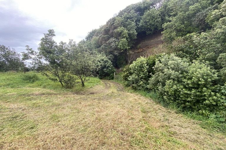 Photo of property in 4 Beach Road, Mokau, 4376