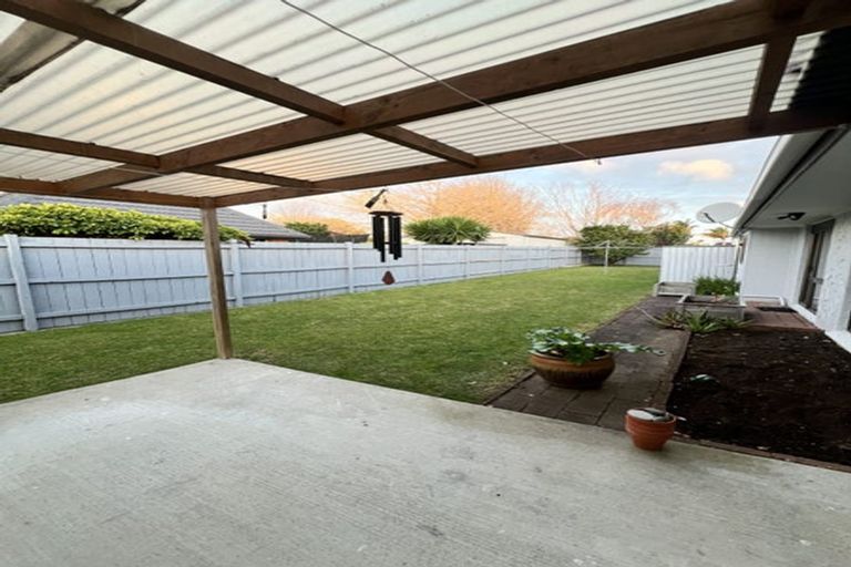 Photo of property in 26 Donzella Place, Conifer Grove, Takanini, 2112