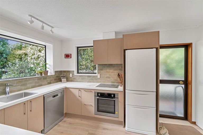 Photo of property in 2/282 Sawyers Arms Road, Bishopdale, Christchurch, 8053