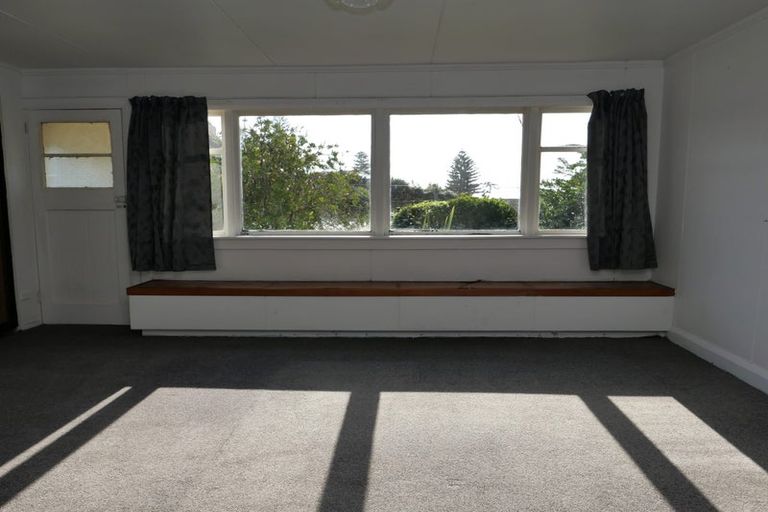 Photo of property in 15 Beach Road, Paekakariki, 5034