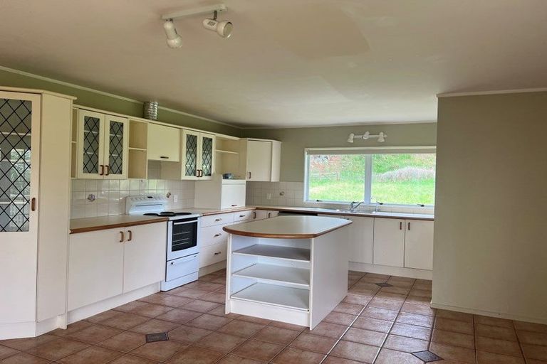 Photo of property in 1291 Old North Road, Helensville, 0875