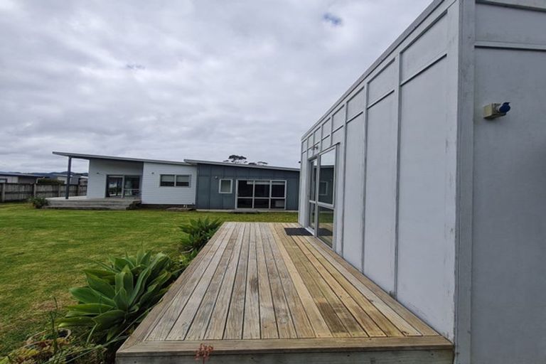 Photo of property in 8 Wells Place, Whitianga, 3510