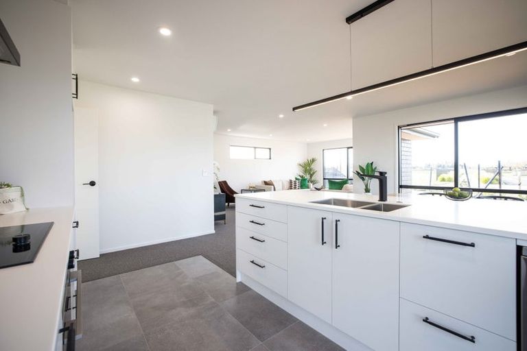 Photo of property in 37 Candlesticks Crescent, Lincoln, 7608