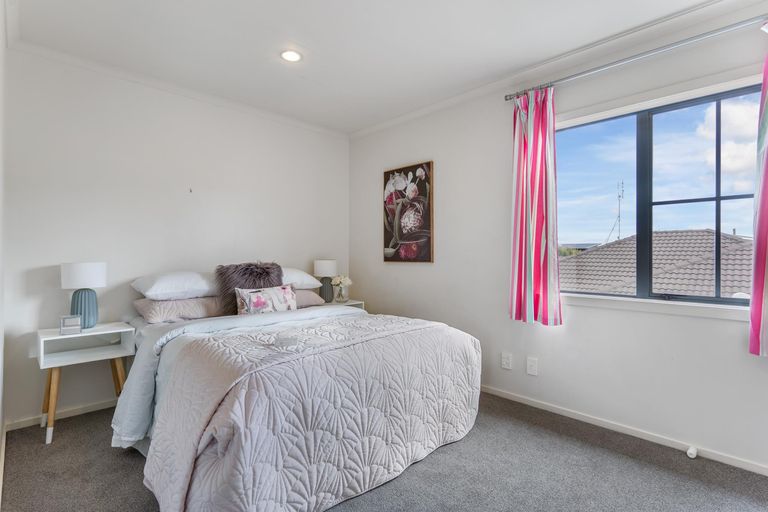 Photo of property in 140 Wellington Street, Howick, Auckland, 2014