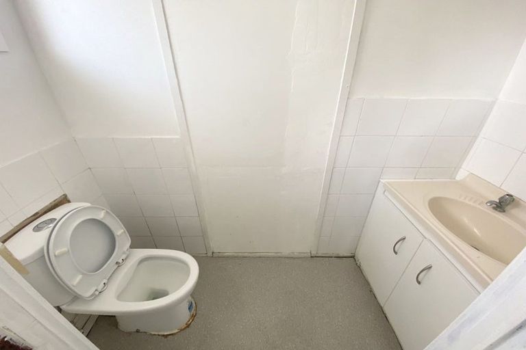 Photo of property in 12 Liddell Street, Hillcrest, Auckland, 0627