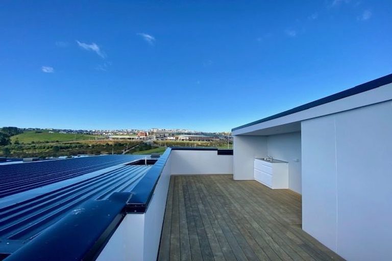 Photo of property in 2a Longshore Drive, Long Bay, Auckland, 0630