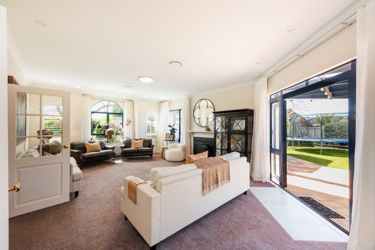 Photo of property in 2 Balmoral Drive, Terrace End, Palmerston North, 4410