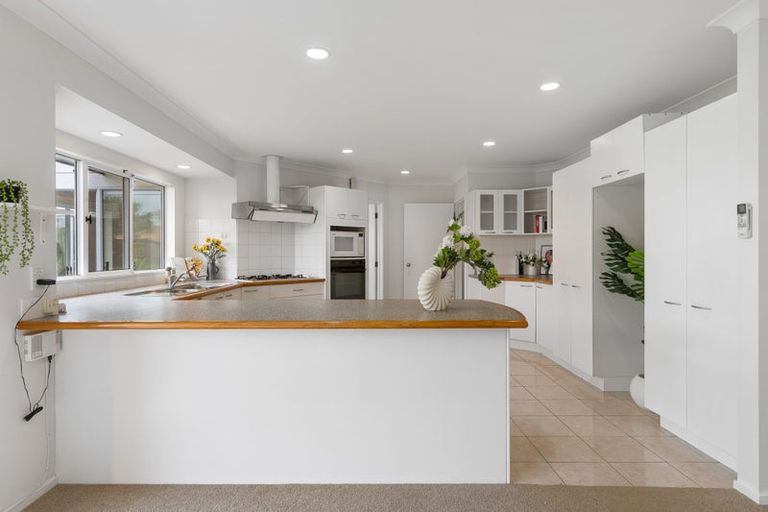 Photo of property in 3 Bronte Place, Somerville, Auckland, 2014