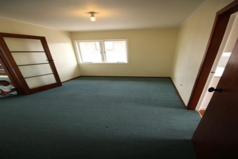 Photo of property in 32a Toru Street, Te Atatu Peninsula, Auckland, 0610