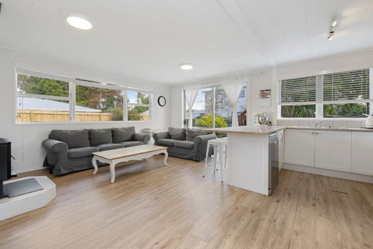 Photo of property in 2/45 Riverside Road, Orewa, 0931