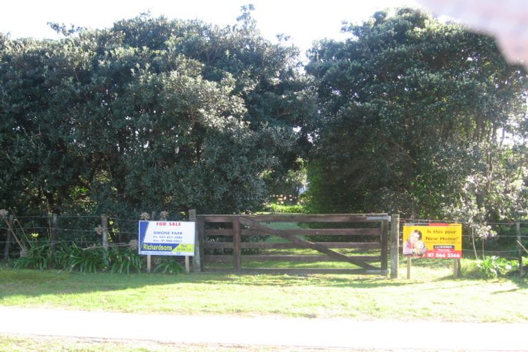 Photo of property in 216 Kenwood Drive, Matarangi, Whitianga, 3592