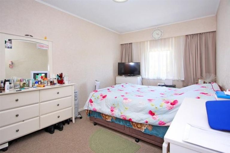 Photo of property in 2/100 Coronation Road, Papatoetoe, Auckland, 2025