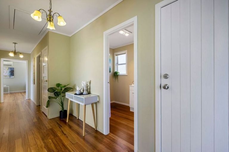 Photo of property in 52 Brightside Road, Stanmore Bay, Whangaparaoa, 0932