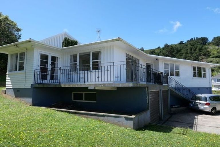Photo of property in 113 Parkvale Road, Karori, Wellington, 6012