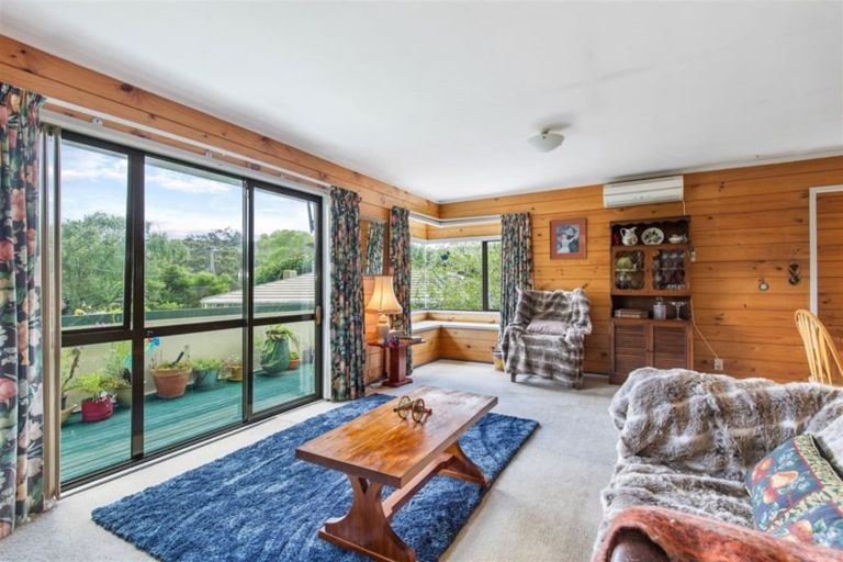 Photo of property in 15a Main Road, Tawa, Wellington, 5028