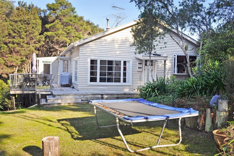 Photo of property in 36 Schoolhouse Bay Road, Kawau Island, 0920