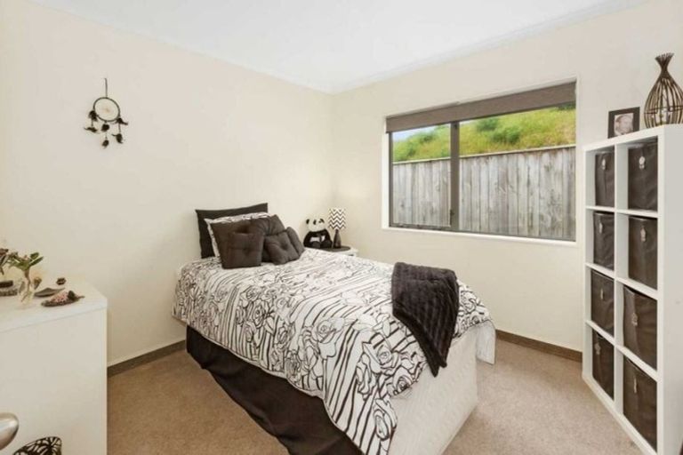 Photo of property in 17 Sams Way, Raumati South, Paraparaumu, 5032