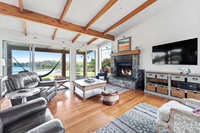 Photo of property in 923 Takatu Road, Tawharanui Peninsula, Warkworth, 0986