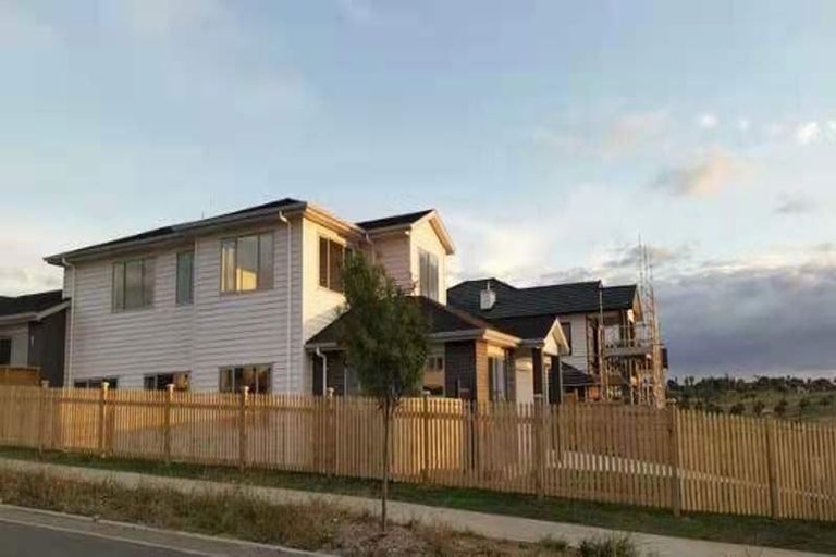 Photo of property in 10 Hapukupuku Avenue, Beachlands, Auckland, 2018