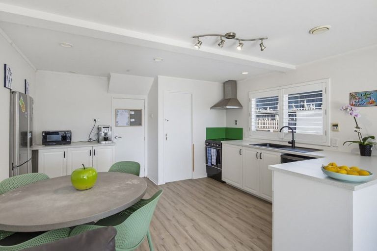 Photo of property in 11 Rodney Avenue, Te Horo Beach, Otaki, 5581