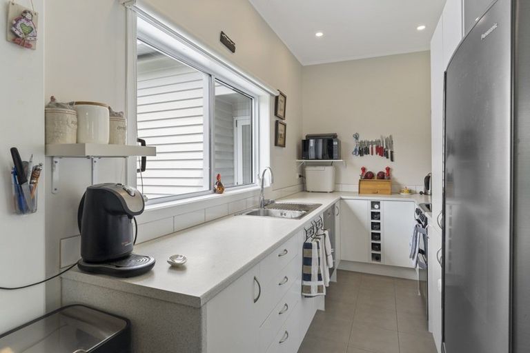 Photo of property in 52 Hinemoa Street, Paraparaumu, 5032