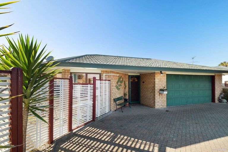 Photo of property in 36 Constable Road, Waiuku, 2123