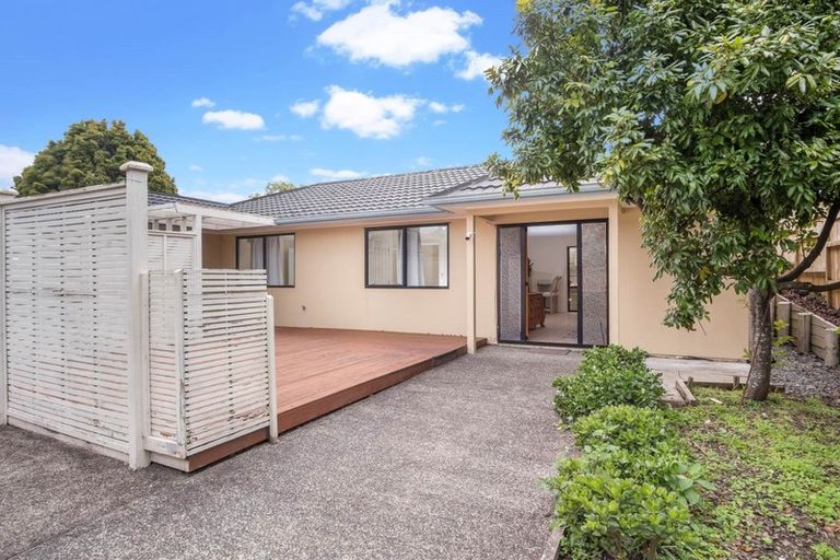 Photo of property in 1/17 Bond Crescent, Forrest Hill, Auckland, 0620
