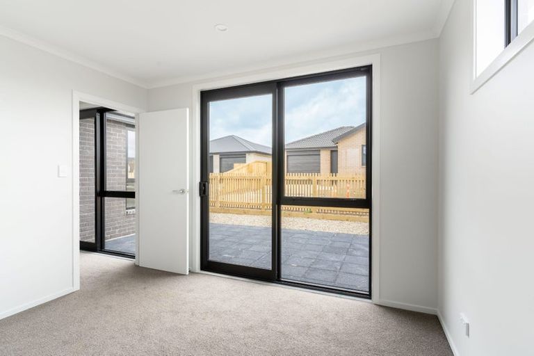 Photo of property in 26 Waruhia Crescent, Rototuna North, 3281