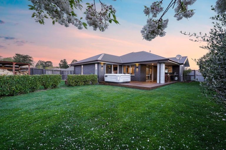 Photo of property in 36 Weka Street, Oxford, 7430