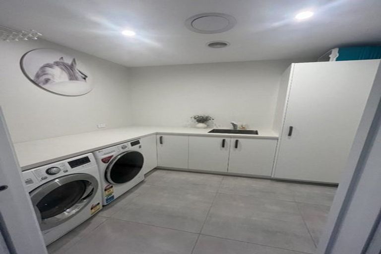 Photo of property in 21 Read Crescent, Clive, 4102