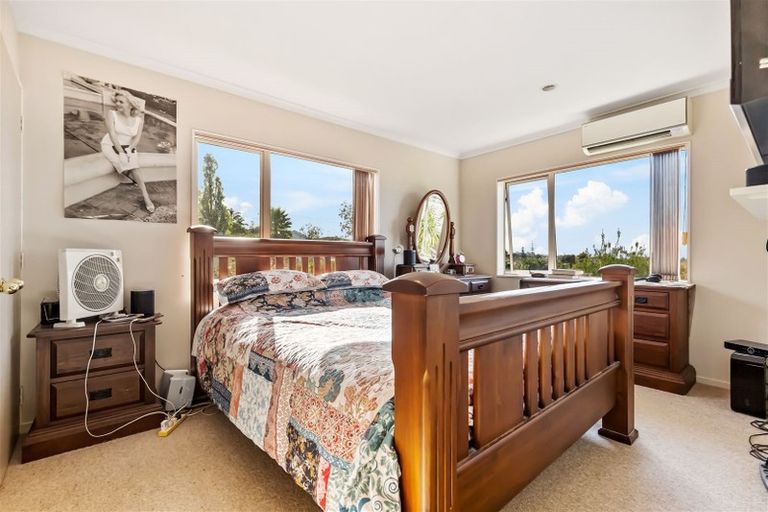 Photo of property in 51 Broadfield Street, Massey, Auckland, 0614