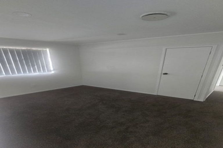 Photo of property in 1/6 Annette Avenue, Te Atatu South, Auckland, 0610