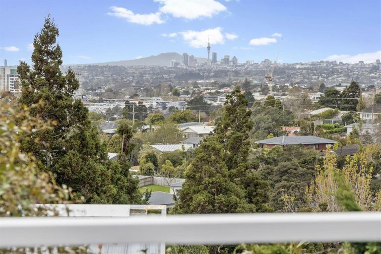 Photo of property in 141a Glengarry Road, Glen Eden, Auckland, 0602