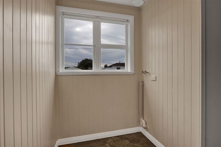 Photo of property in 29 Wilson Street, Waverley, 4510