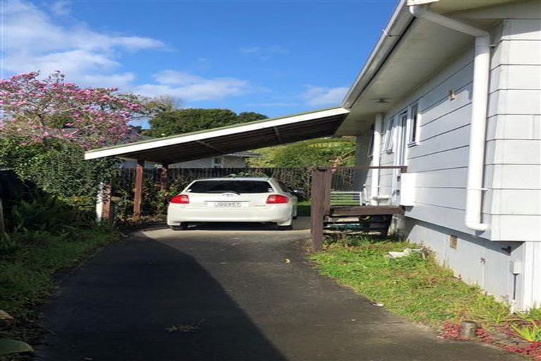 Photo of property in 2/61 Weldene Avenue, Glenfield, Auckland, 0629