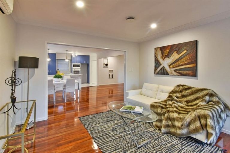 Photo of property in 60 Lawrence Crescent, Hillpark, Auckland, 2102