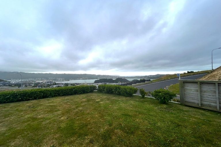 Photo of property in 2 Tutoko Place, Aotea, Porirua, 5024